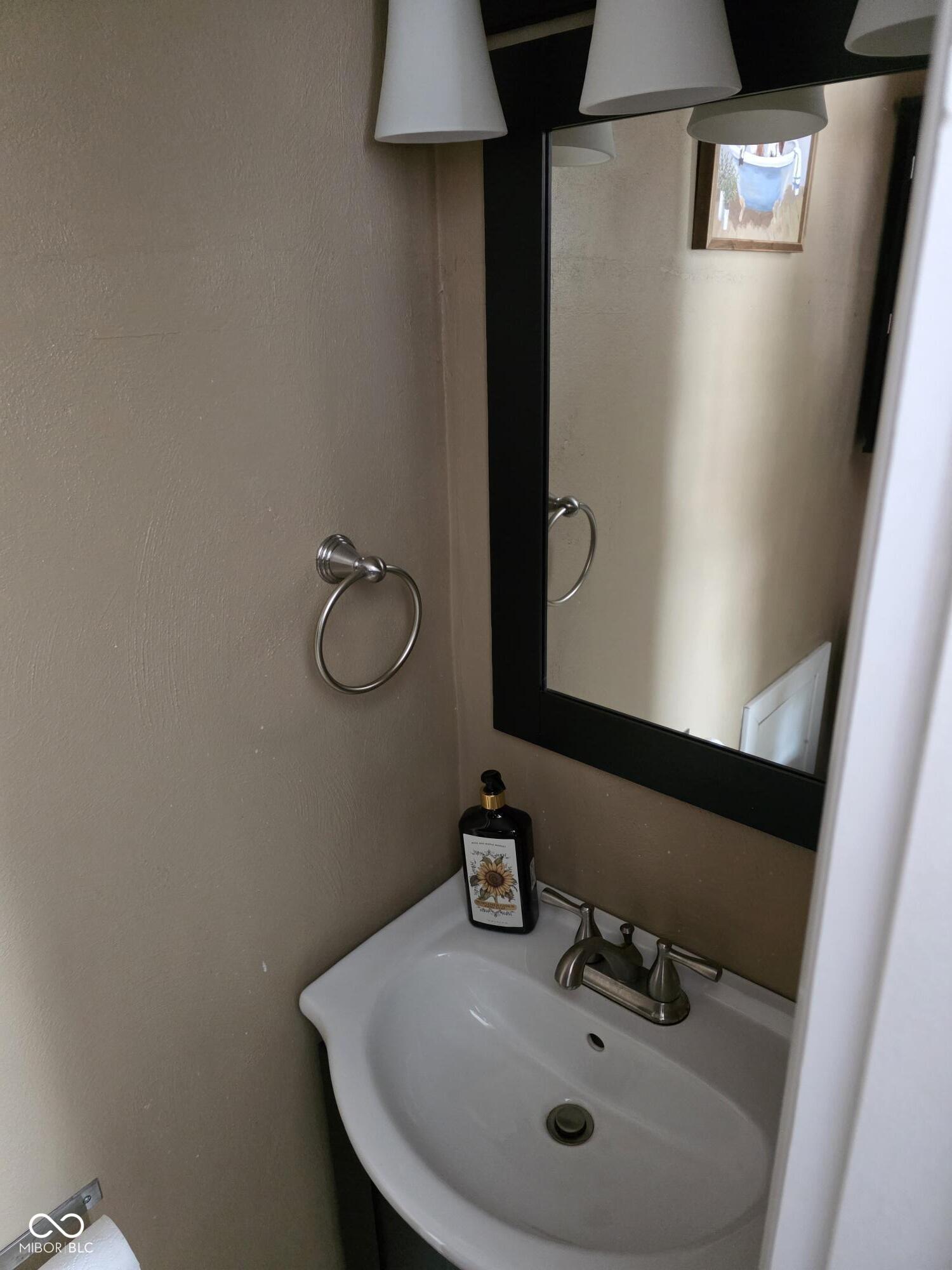 105 Willow Lane