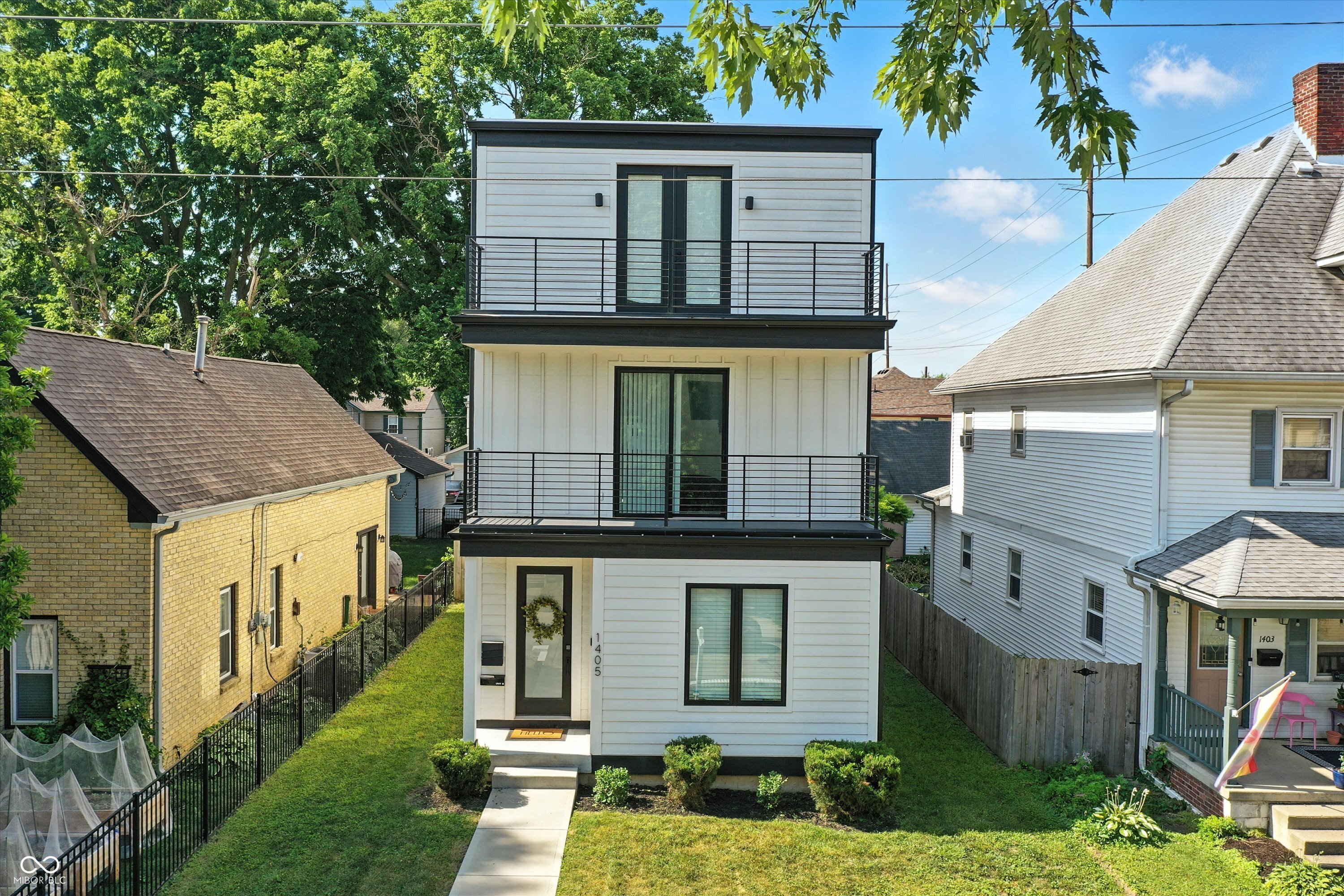 1405 E Vermont Street