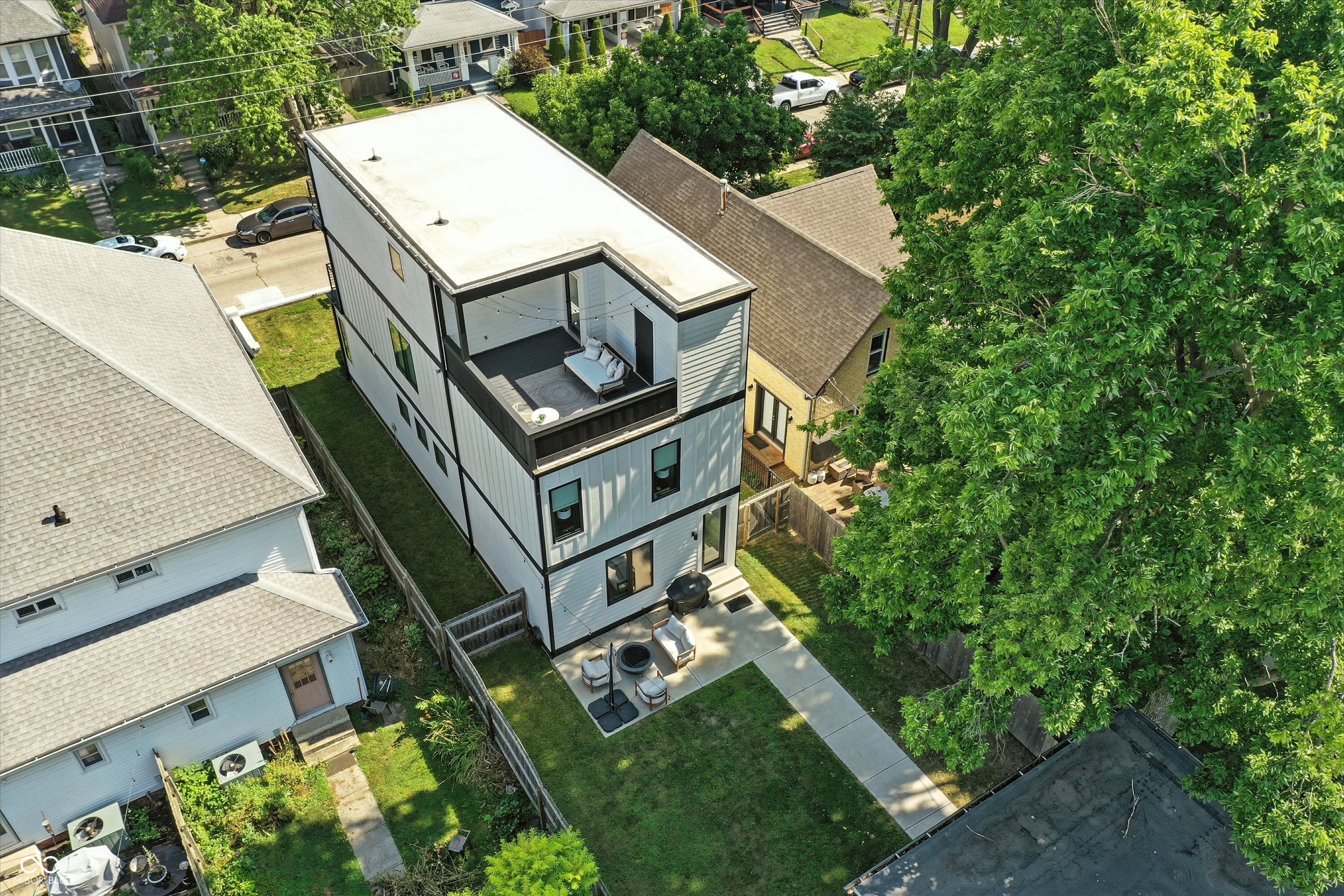 1405 E Vermont Street
