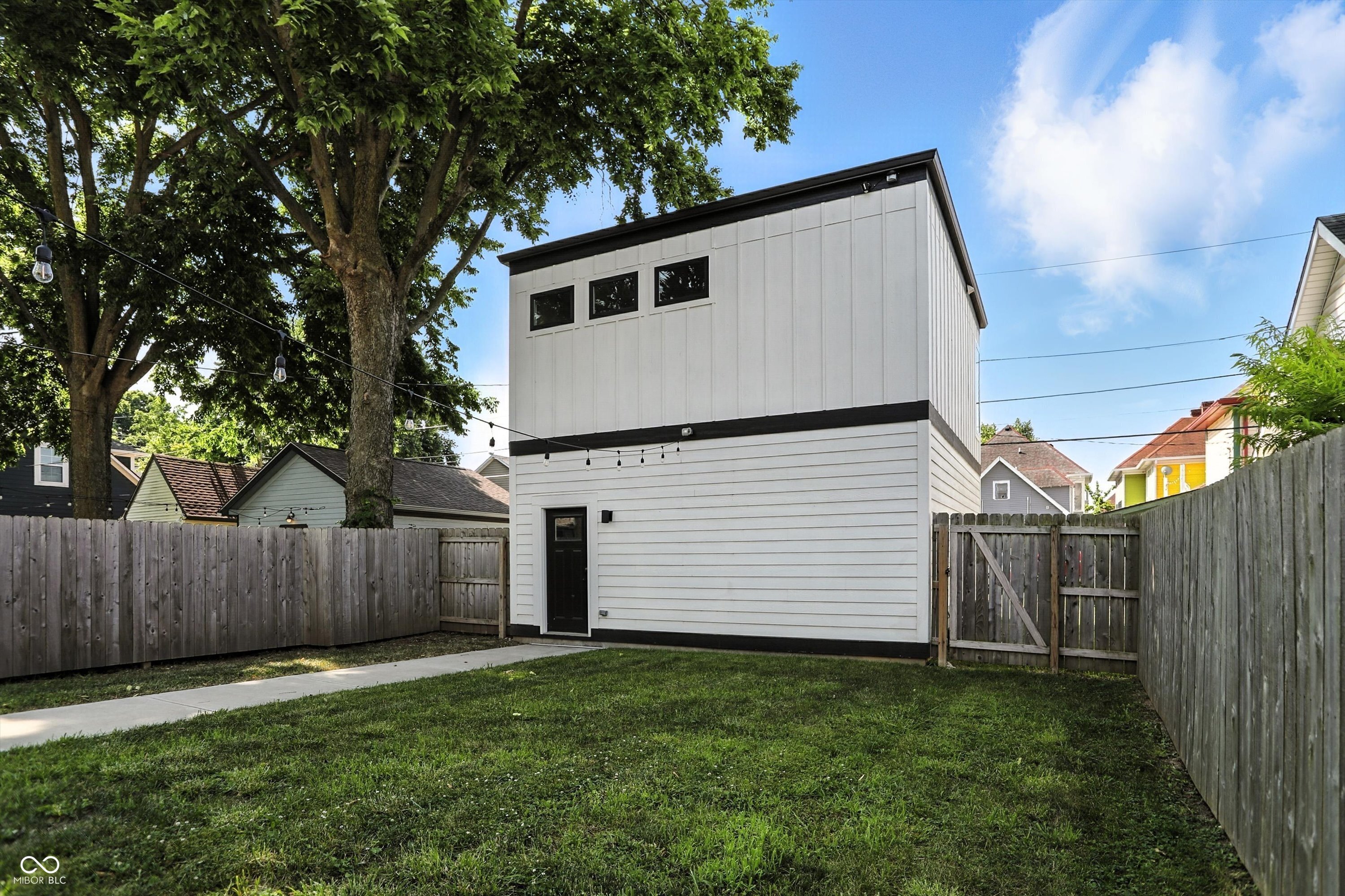 1405 E Vermont Street