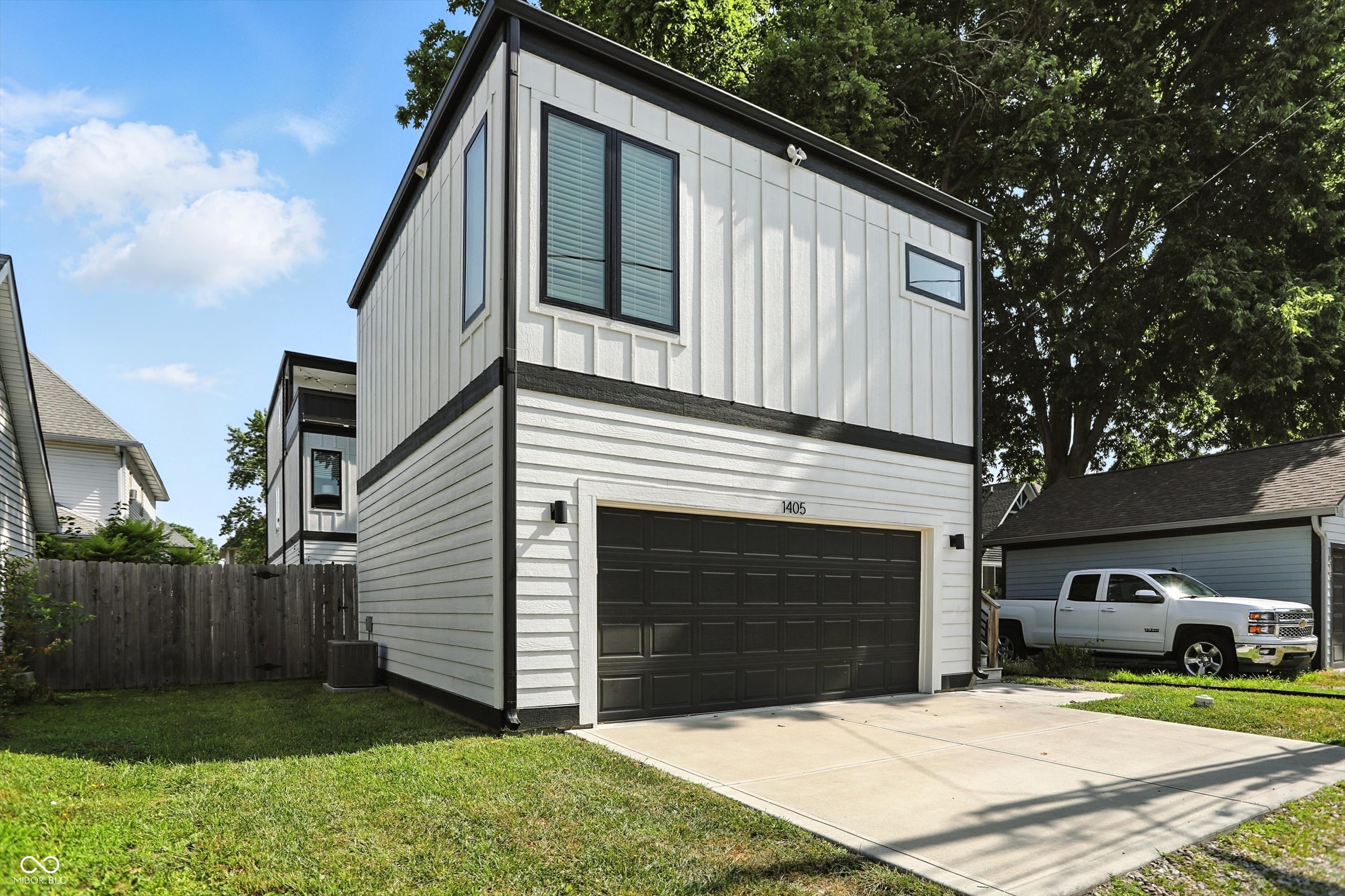 1405 E Vermont Street