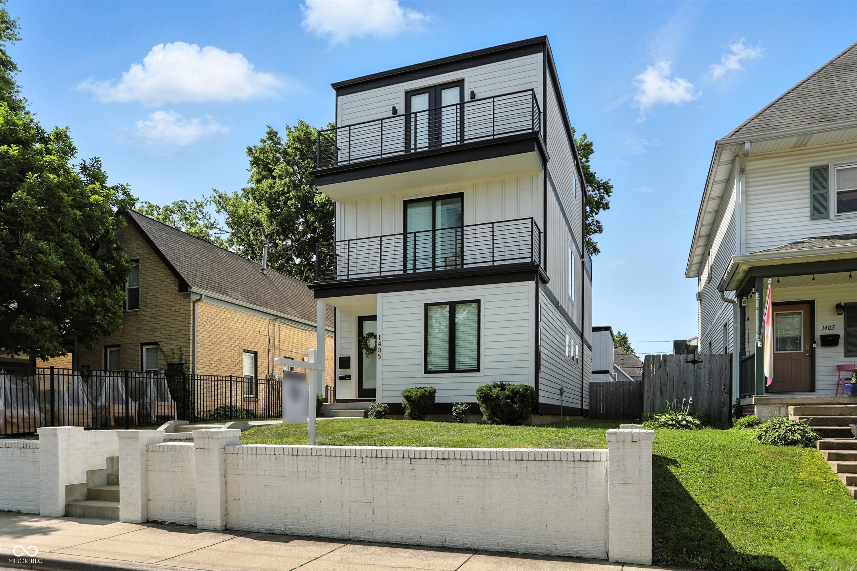 1405 E Vermont Street