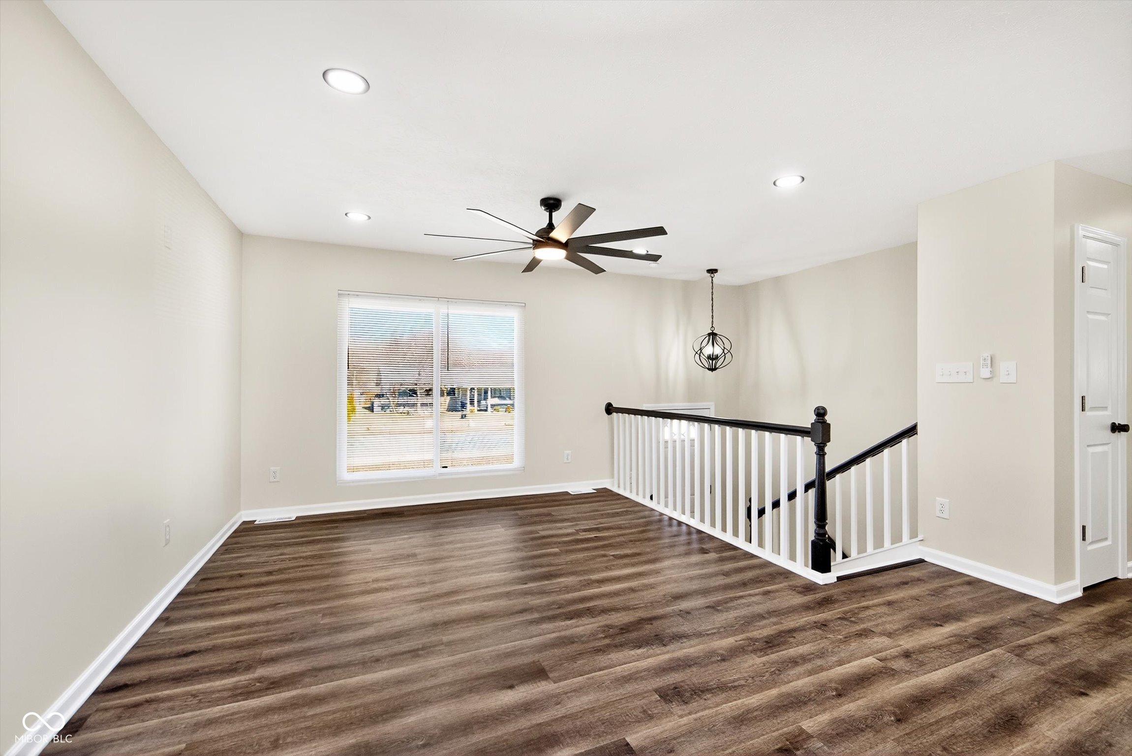 5625 Gateway Drive