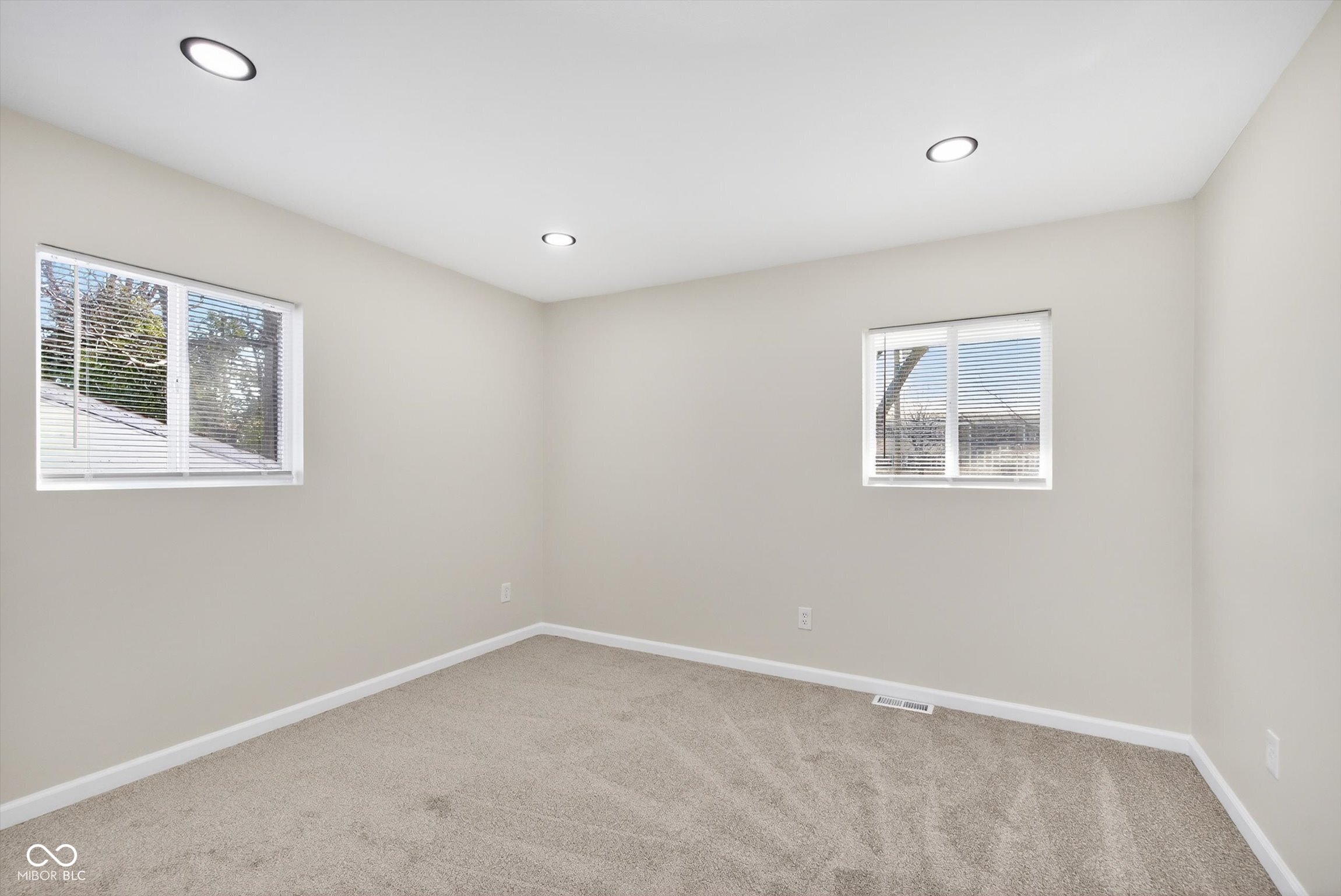 5625 Gateway Drive