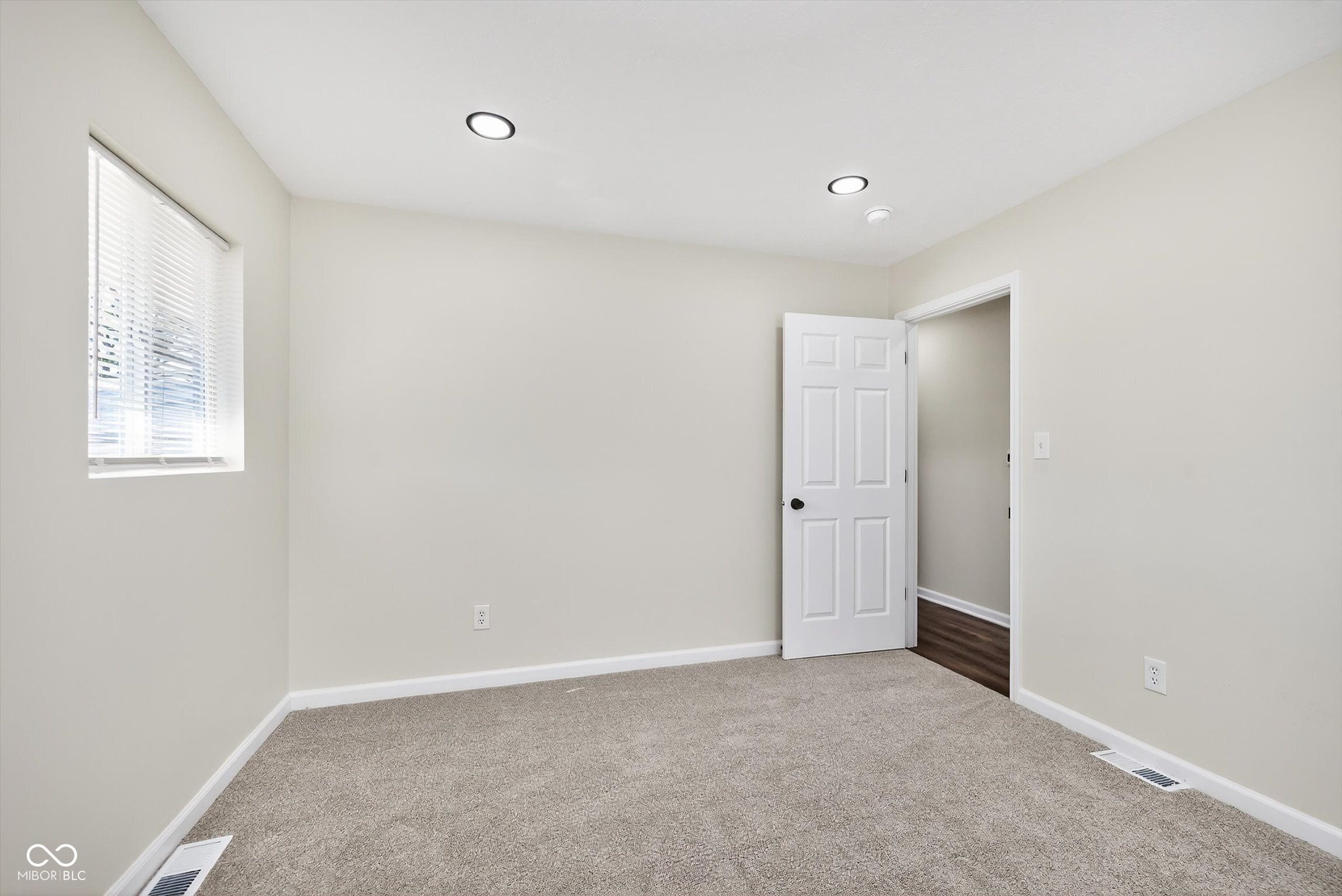 5625 Gateway Drive