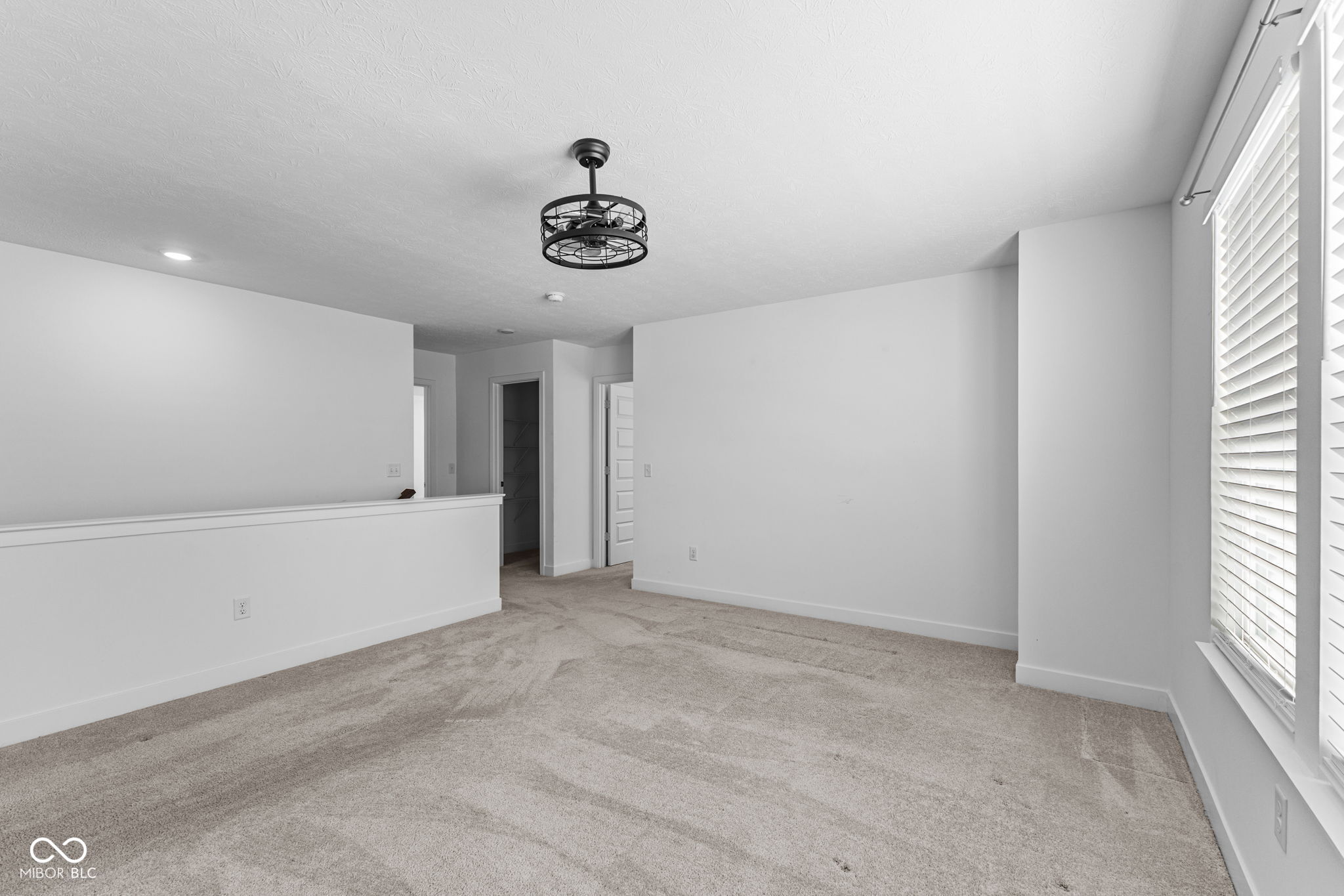 1046 Elmwood Lane