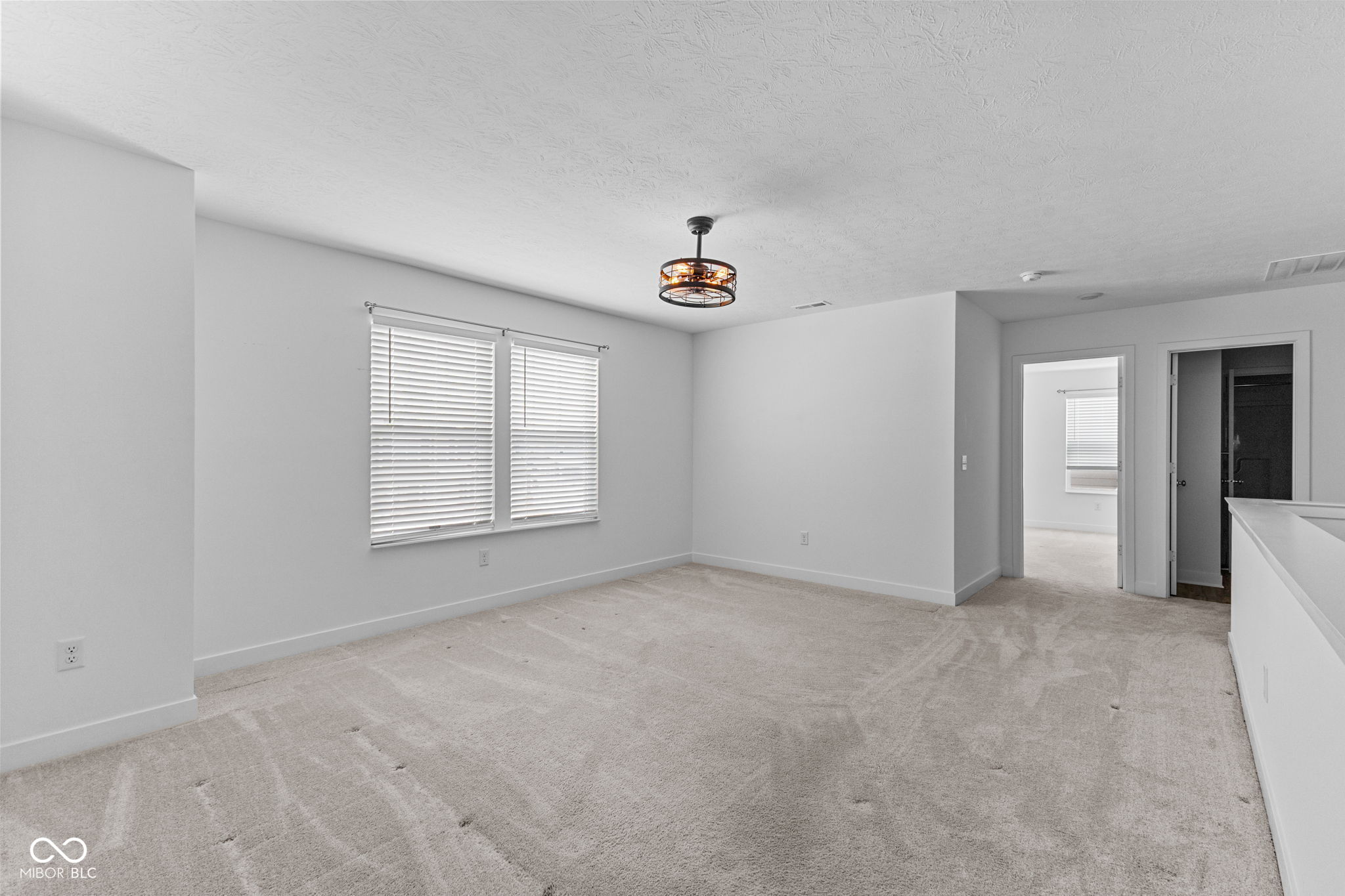 1046 Elmwood Lane