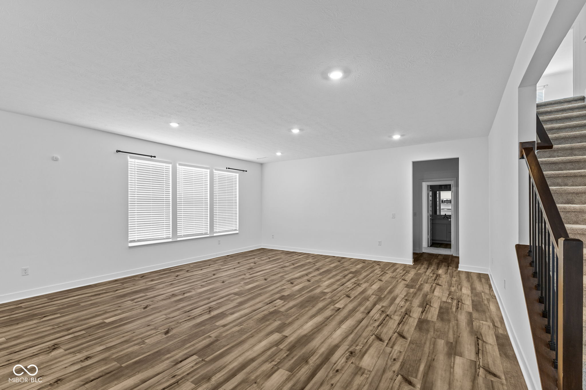 1046 Elmwood Lane