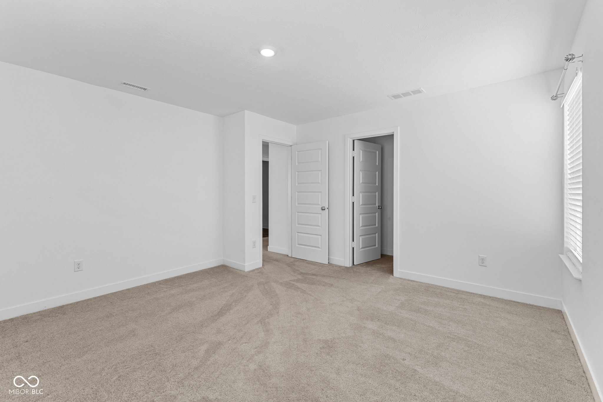 1046 Elmwood Lane