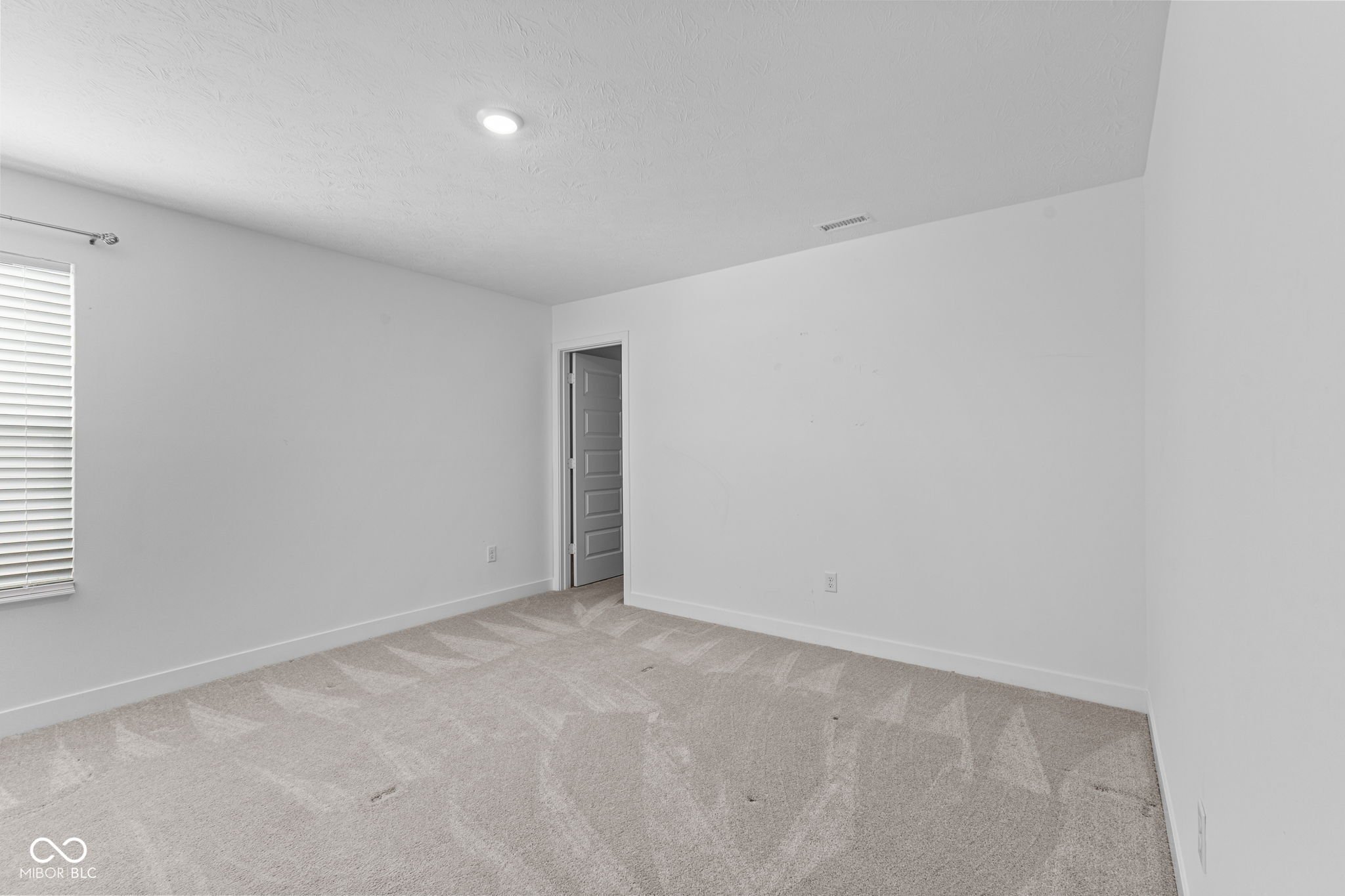 1046 Elmwood Lane