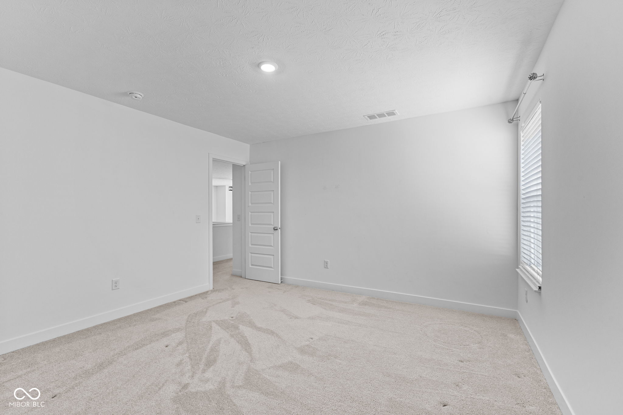 1046 Elmwood Lane