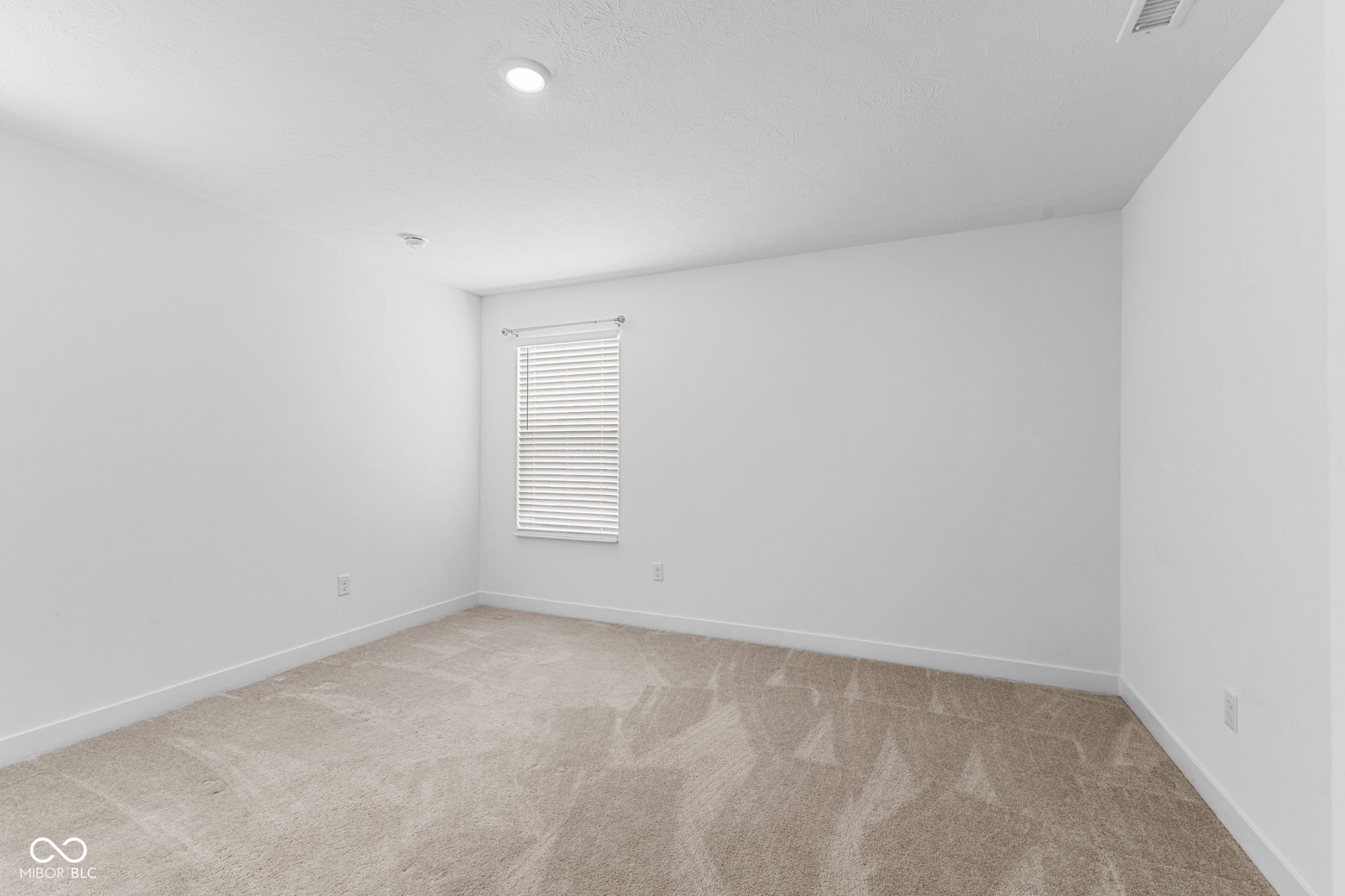 1046 Elmwood Lane