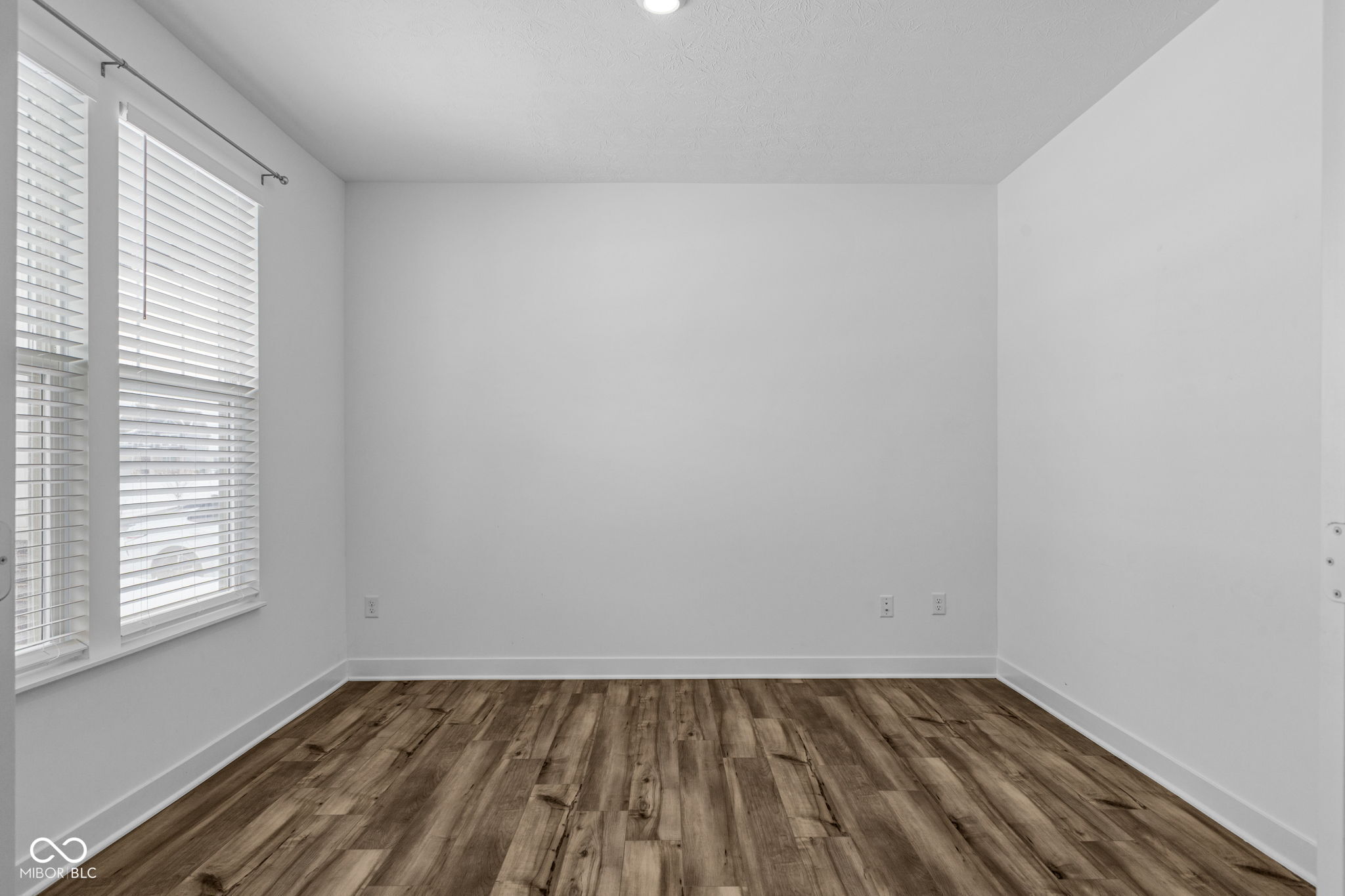 1046 Elmwood Lane