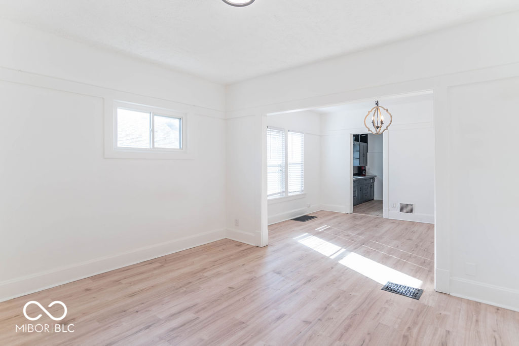 154 S 4th Avenue