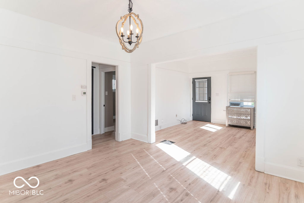 154 S 4th Avenue