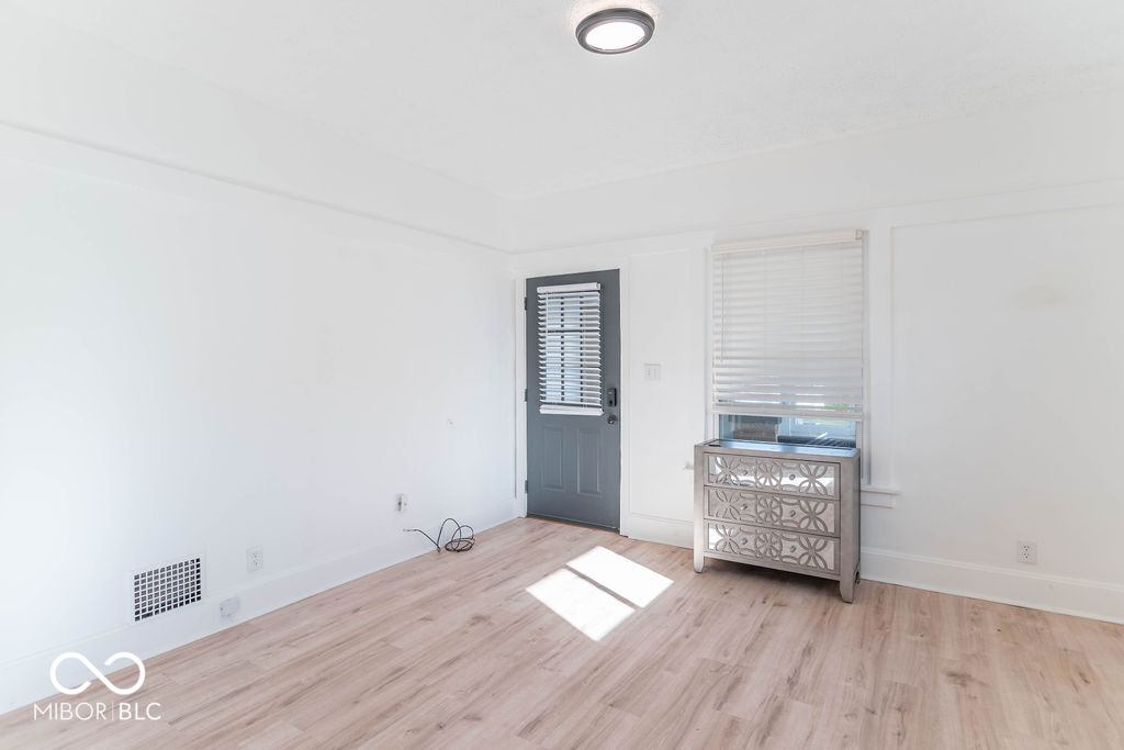 154 S 4th Avenue
