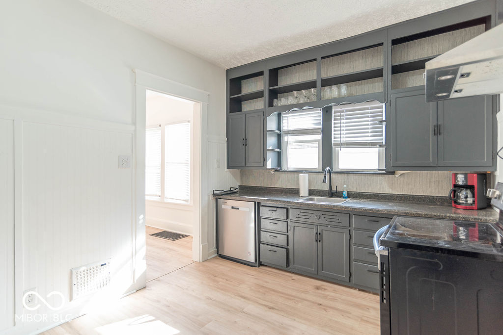 154 S 4th Avenue