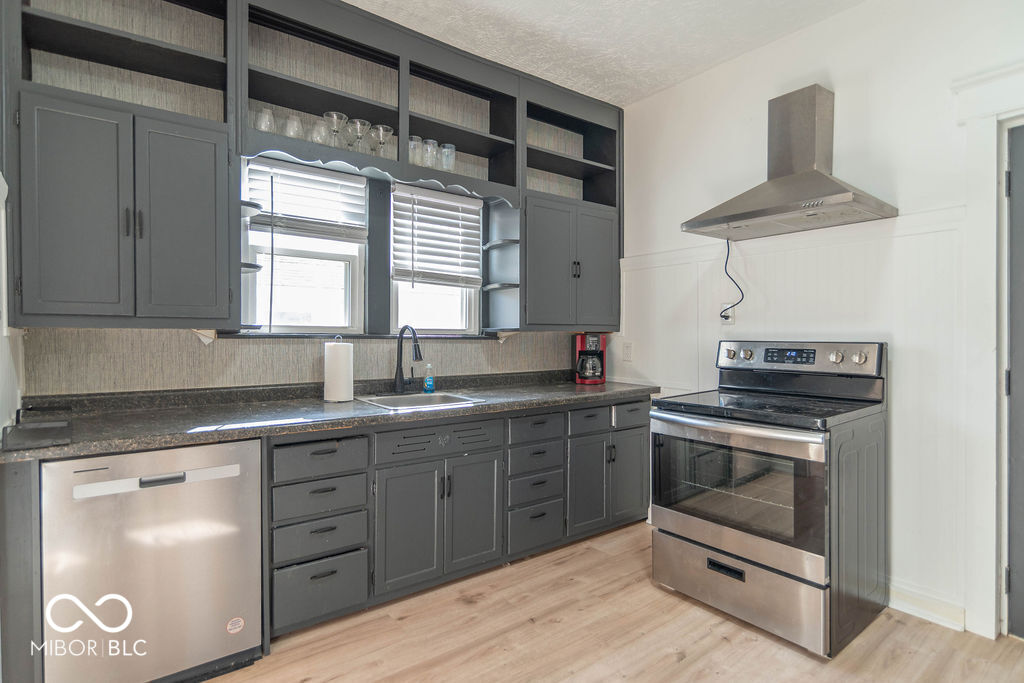 154 S 4th Avenue