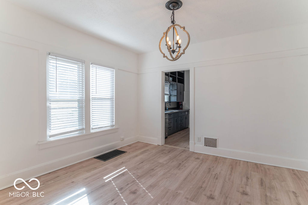 154 S 4th Avenue
