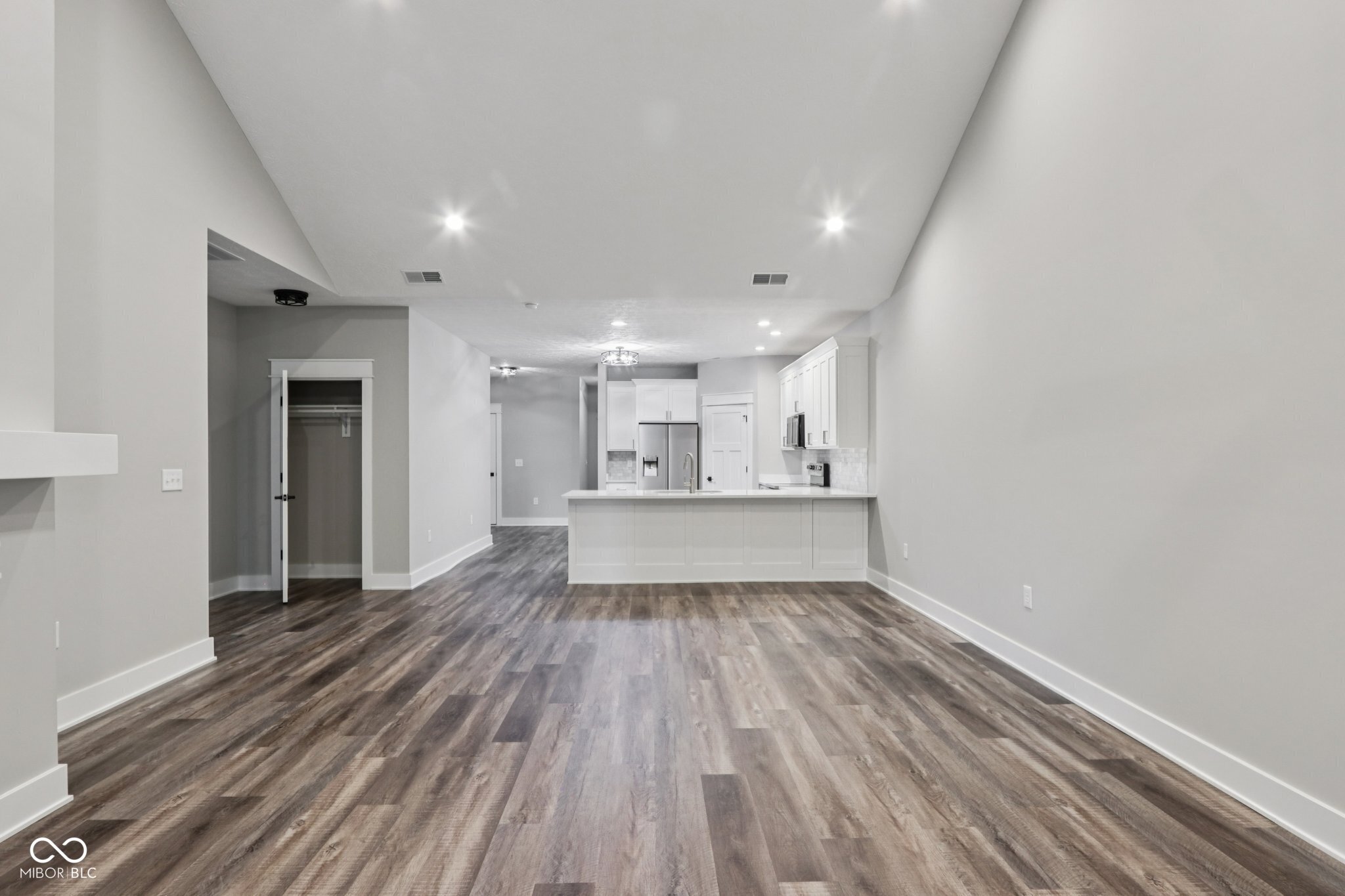2843 Grandview Lane