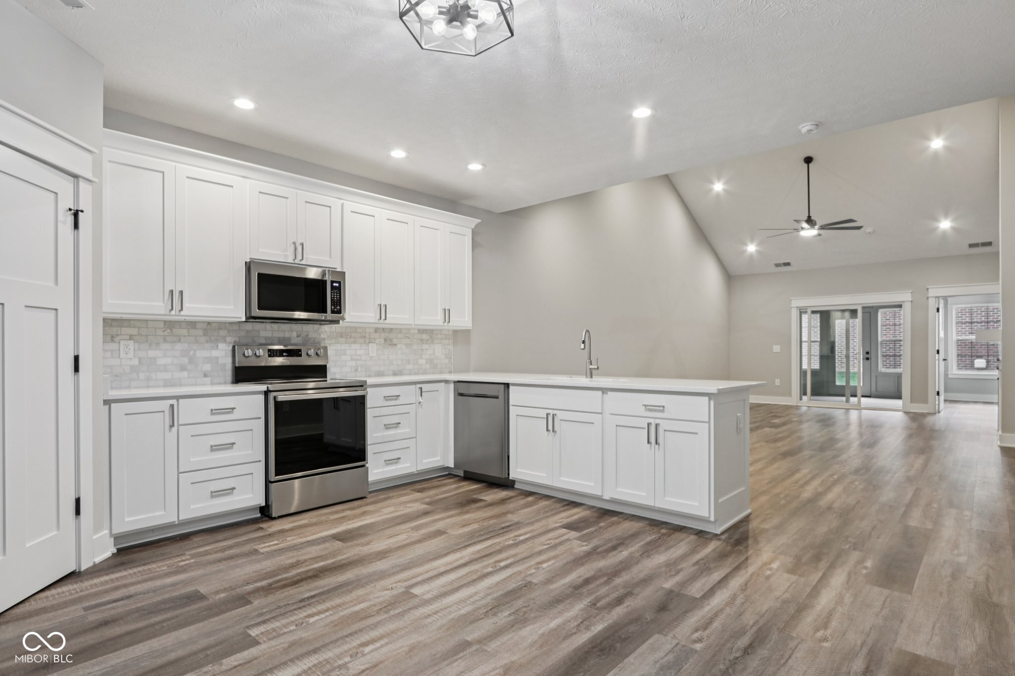 2843 Grandview Lane