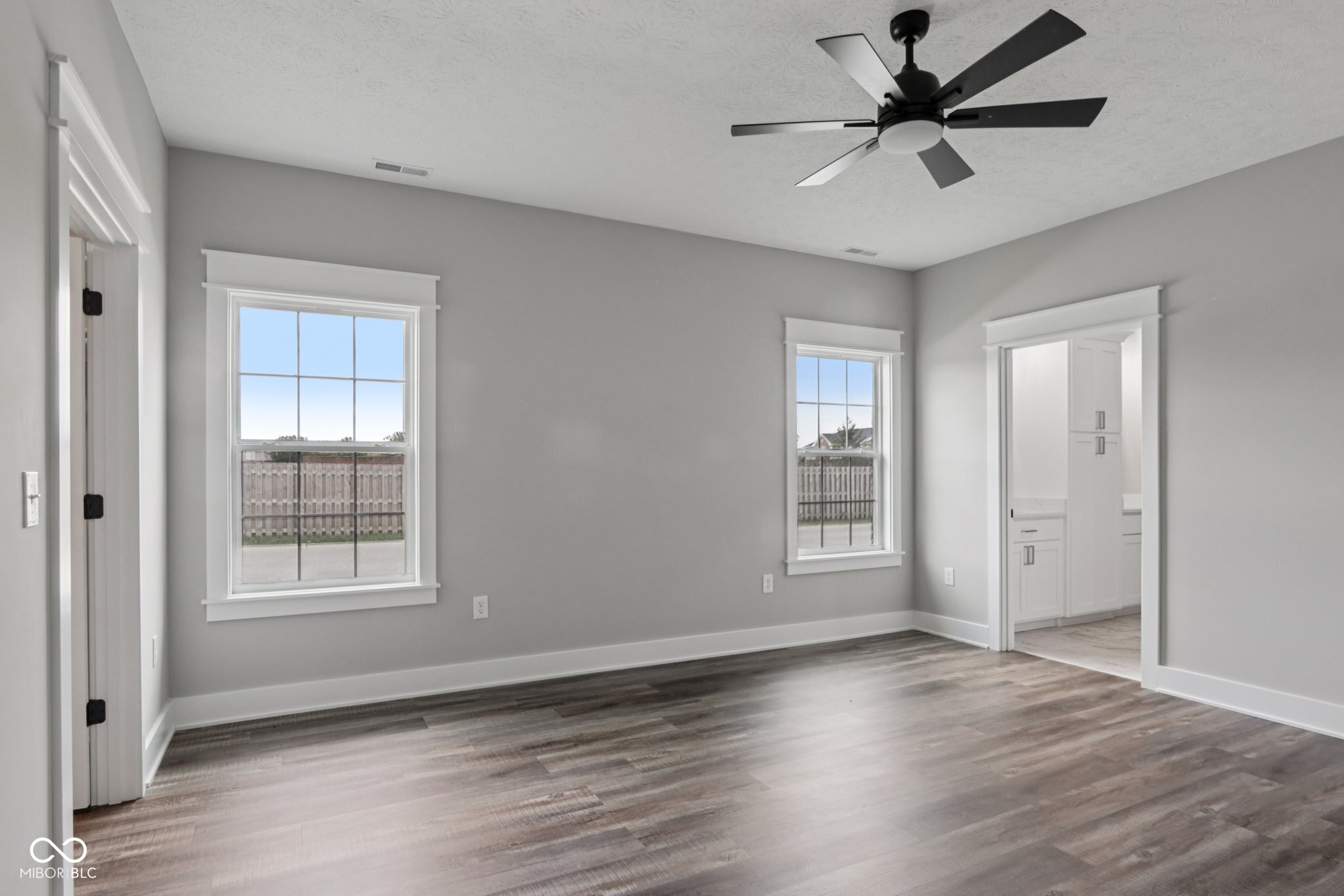 2843 Grandview Lane