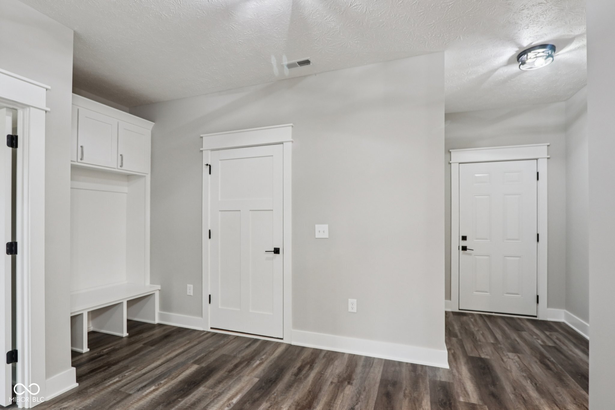 2843 Grandview Lane