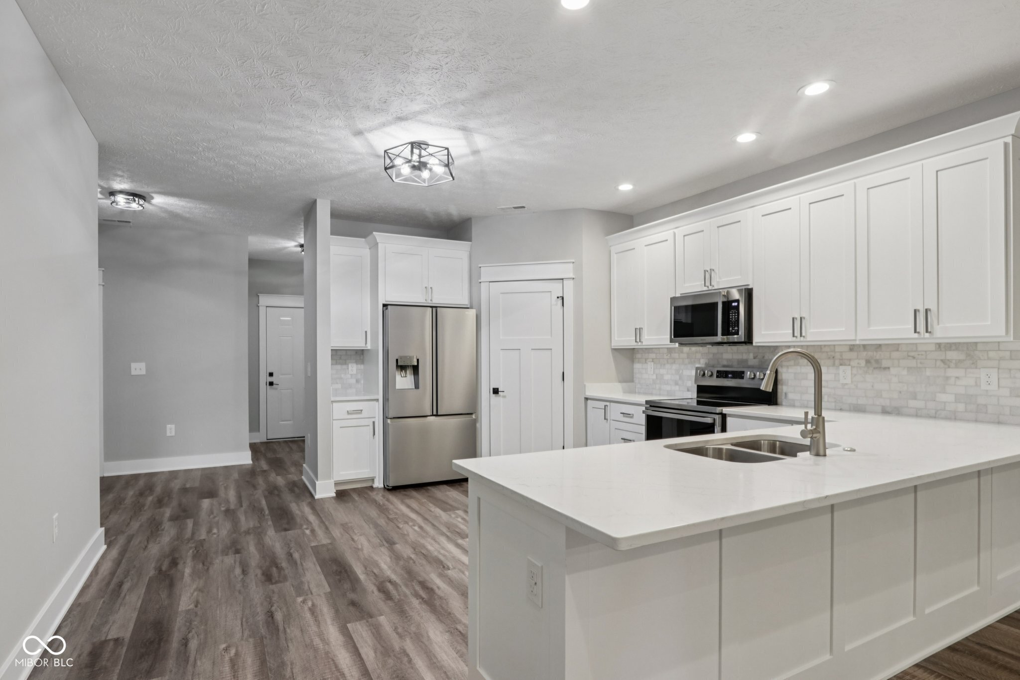 2843 Grandview Lane