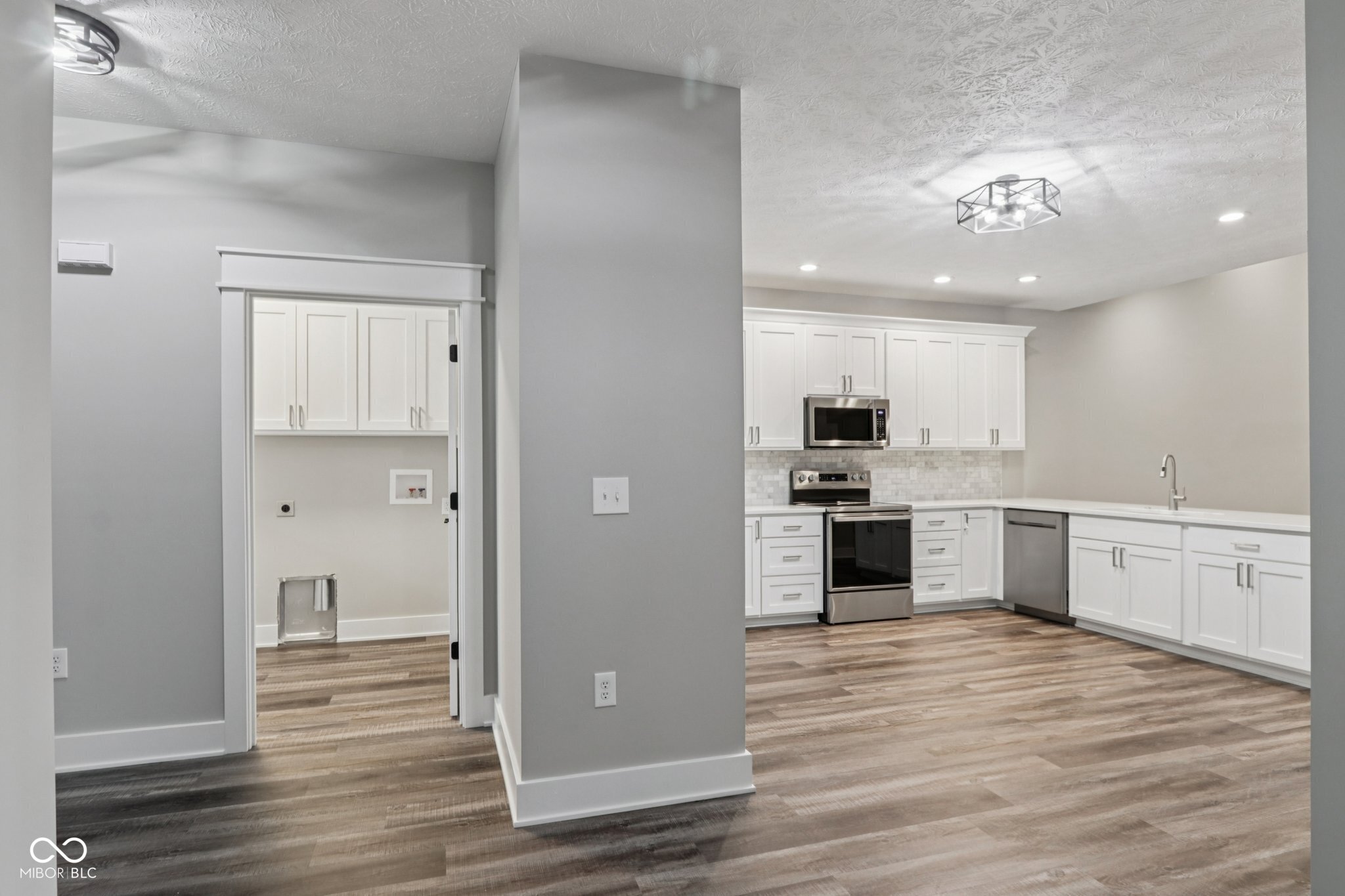 2843 Grandview Lane