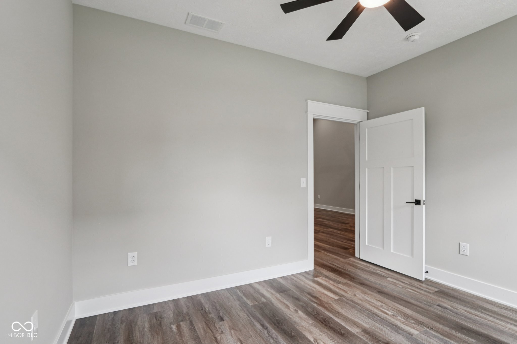 2843 Grandview Lane