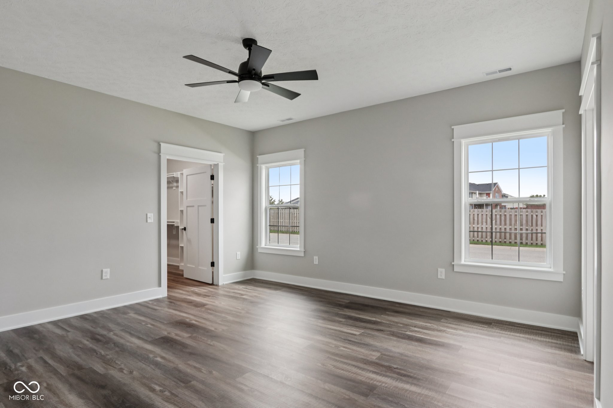 2843 Grandview Lane