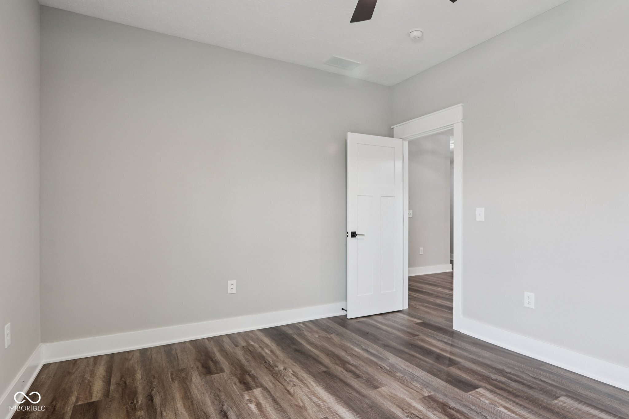 2843 Grandview Lane