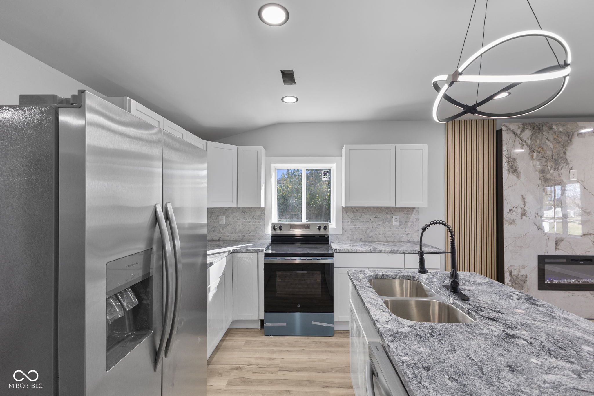 4533 Gordon Drive