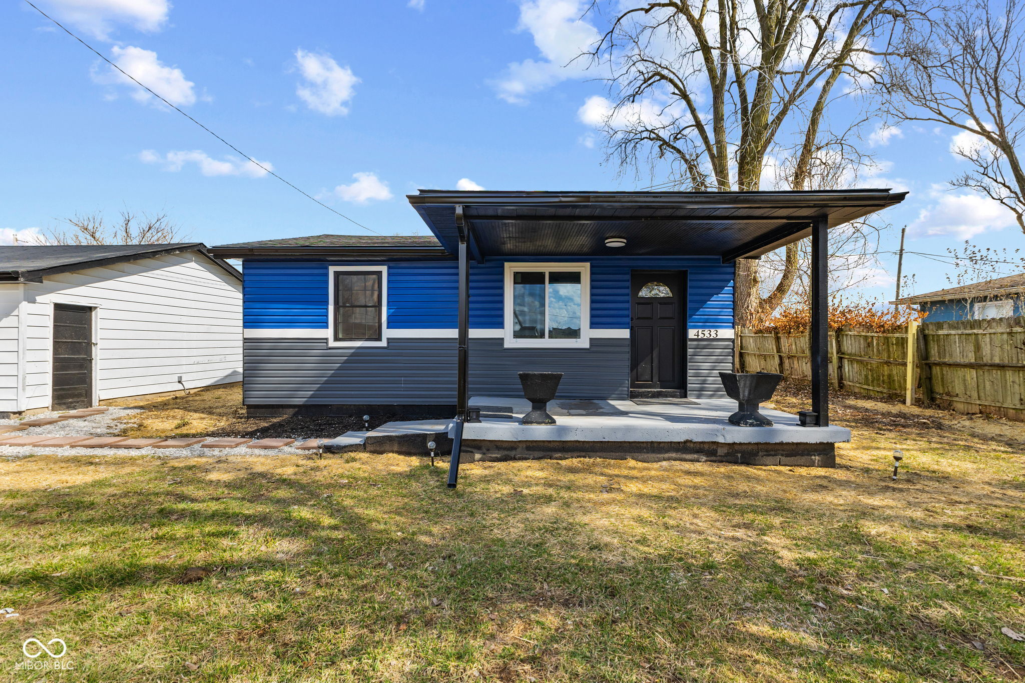 4533 Gordon Drive