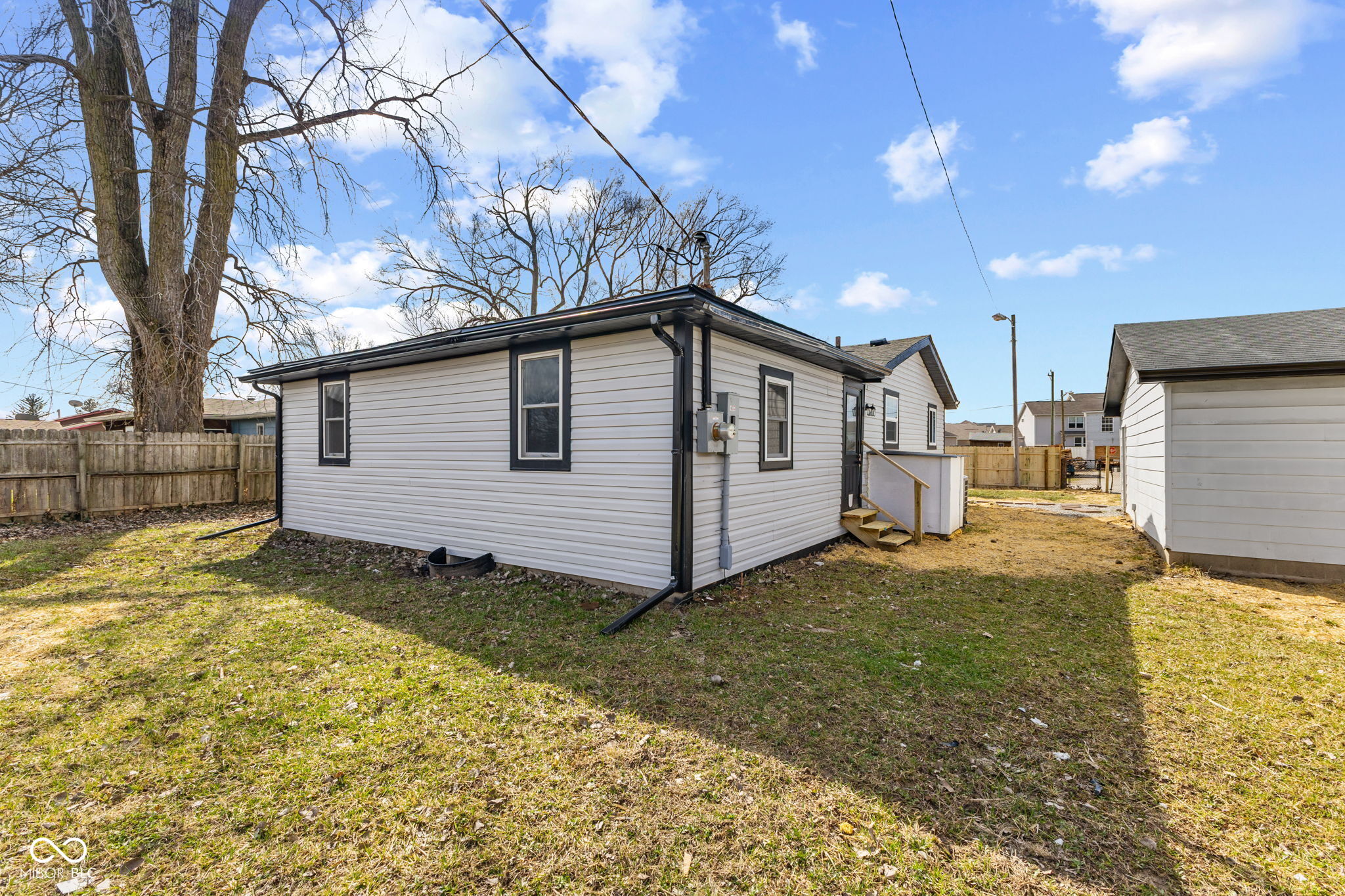 4533 Gordon Drive