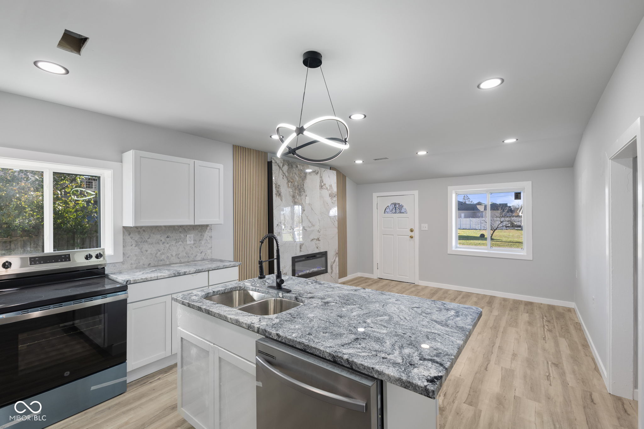 4533 Gordon Drive