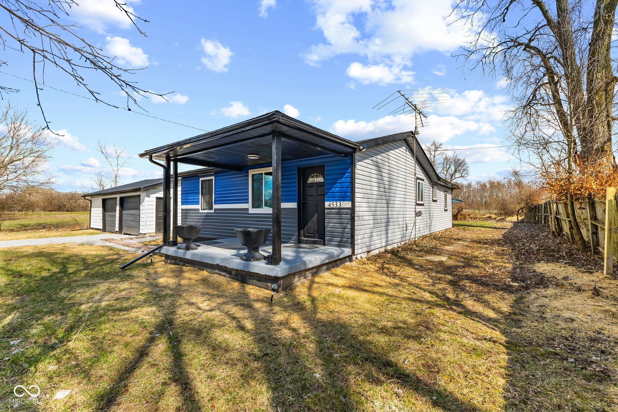 4533 Gordon Drive