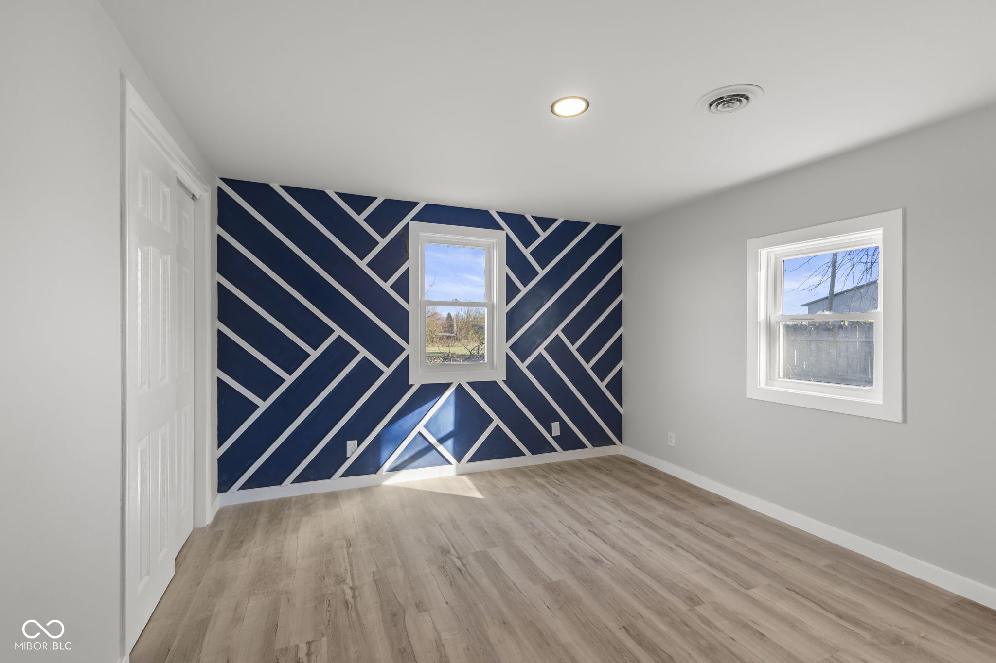4533 Gordon Drive