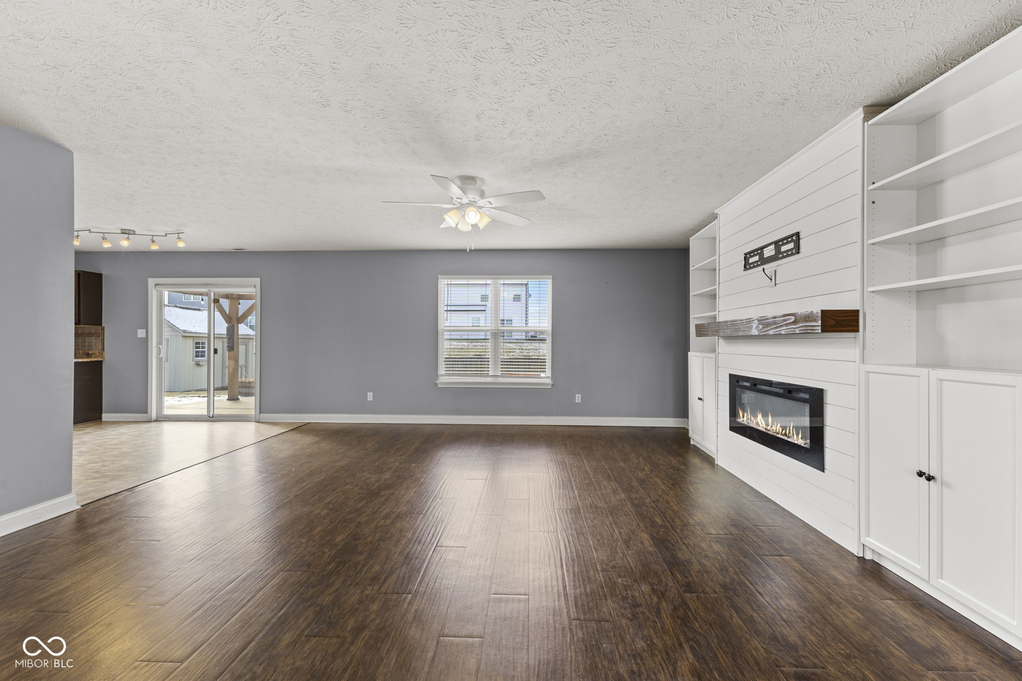 1117 Foxtail Drive