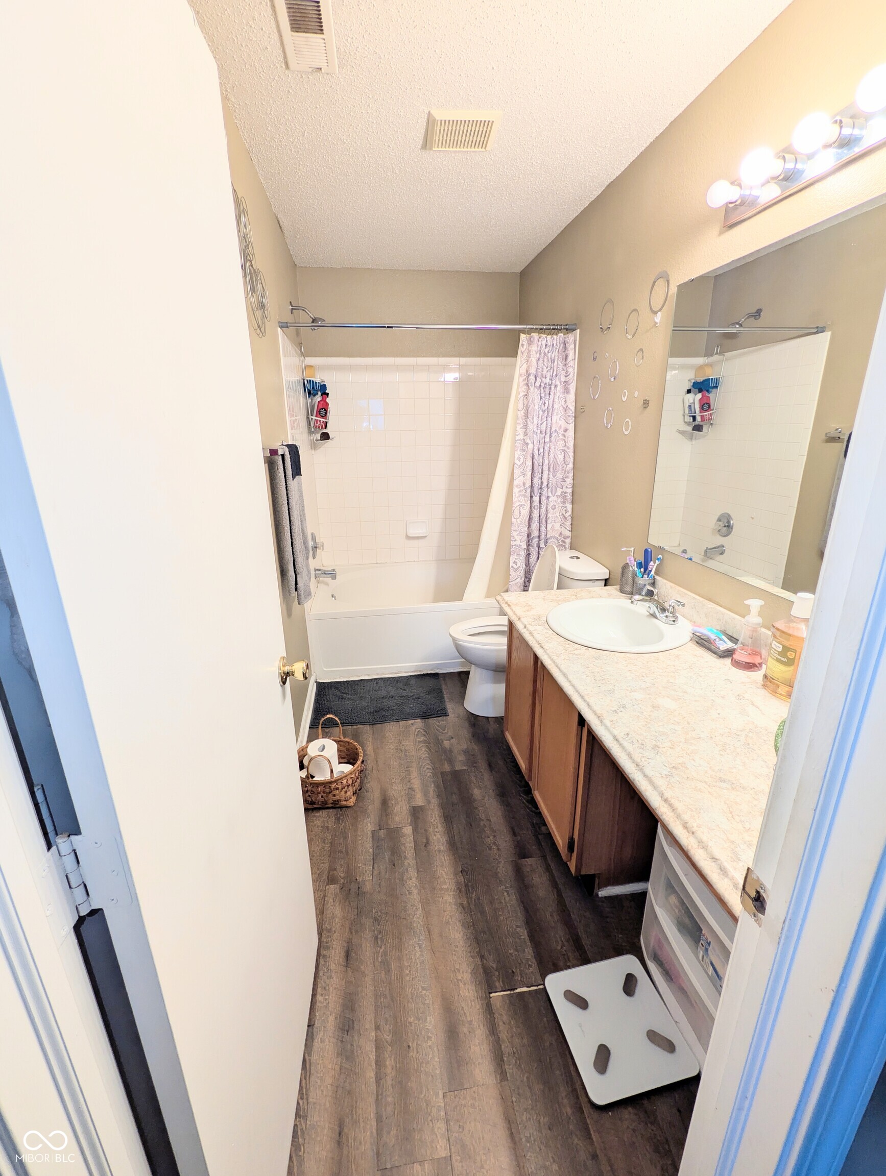 4437 Fullwood Court