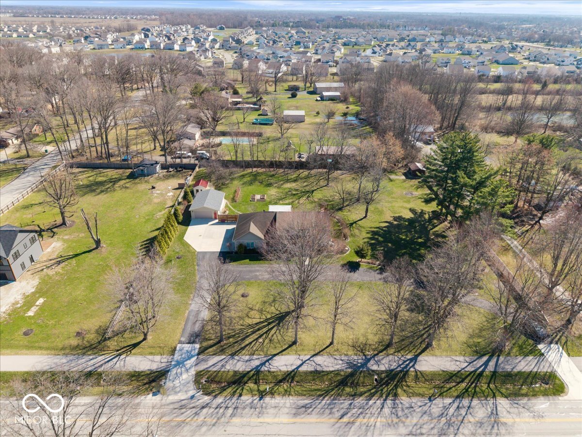 1247 N County Road 900 E