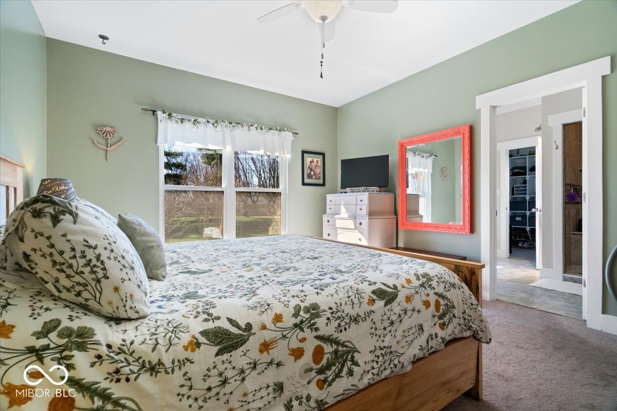 1247 N County Road 900 E