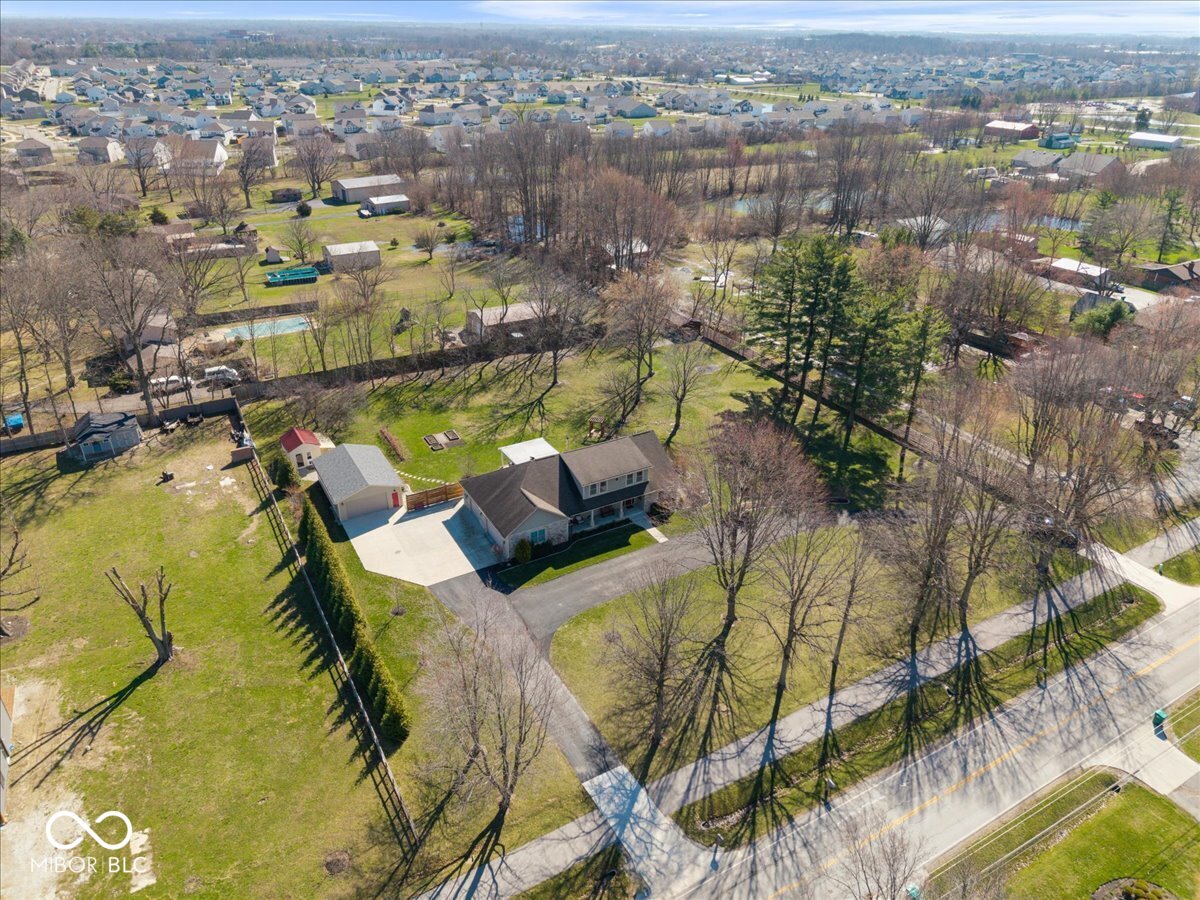 1247 N County Road 900 E
