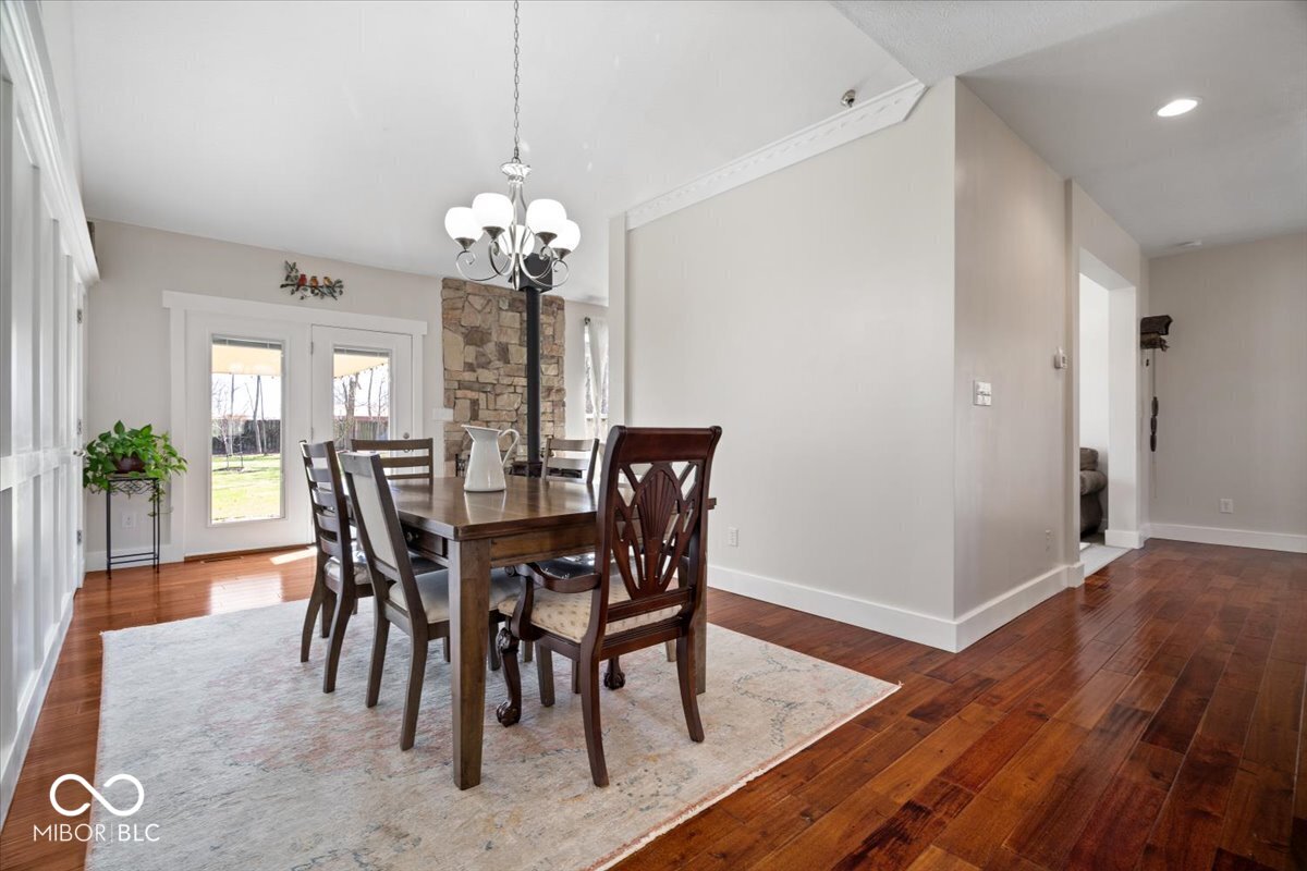 1247 N County Road 900 E