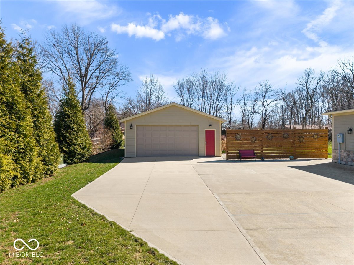 1247 N County Road 900 E