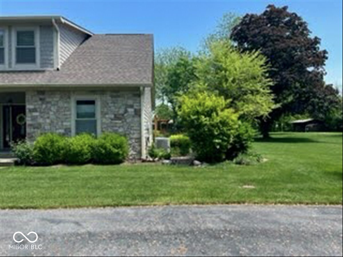 1247 N County Road 900 E