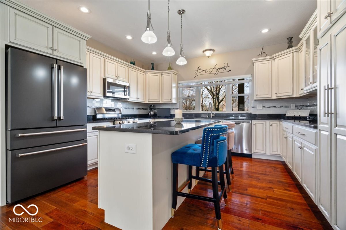 1247 N County Road 900 E
