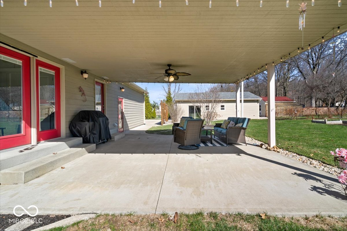 1247 N County Road 900 E