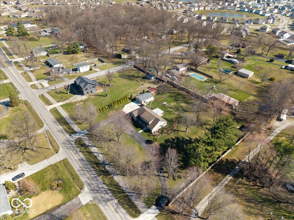 1247 N County Road 900 E