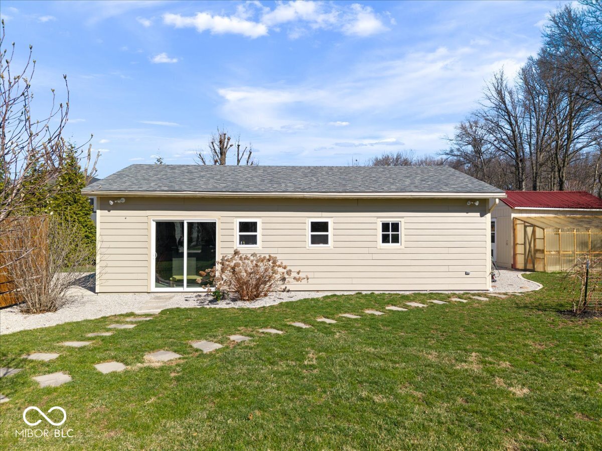 1247 N County Road 900 E